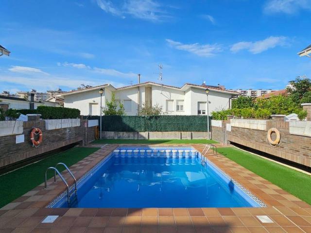 Chalet en venta en Urbanización Las Garzas, Laredo