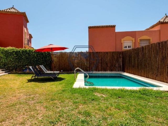 Chalet en venta en Rio Real, Costa del Sol Occidental