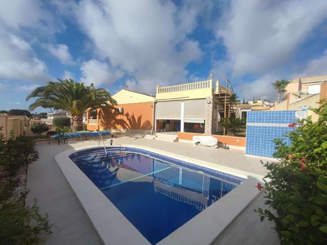 Chalet en venta en Urbanización Los Balcones, el Baix Segura / La Vega Baja