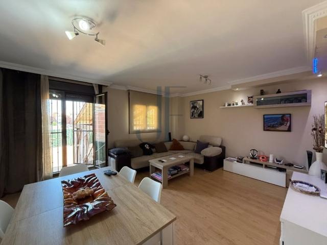 Villa en venta en Fuenlabrada, El Vivero
