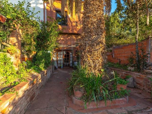Villa en venta en Esplugues De Llobregat