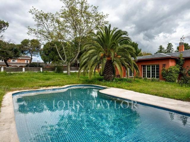 Villa en venta en Boadilla Del Monte