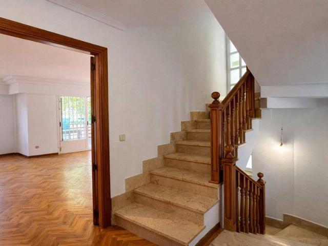 Chalet en venta en Latina, Madrid
