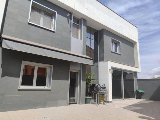 Chalet en venta en Almansa, Castilla-La Mancha