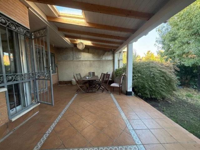 Chalet en venta en Polvoranca, Leganés