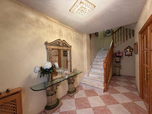 Chalet en venta en Valdepelayo, Leganés