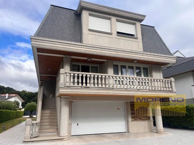 Chalet en venta en Sarria