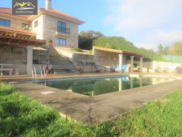 Chalet en venta en O Cumial, Ourense