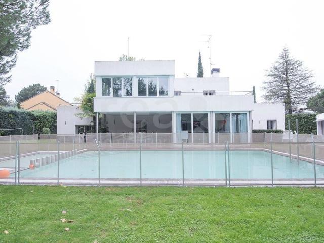 Villa en venta en Madrid, Valverde