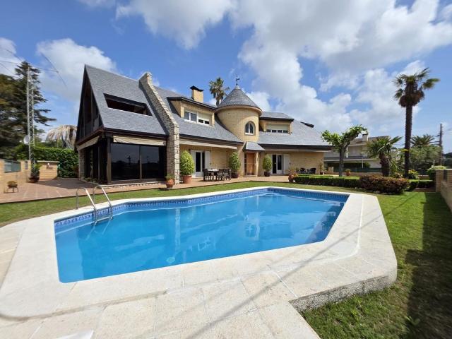 Chalet en venta en Vilafortuny, Baix Camp