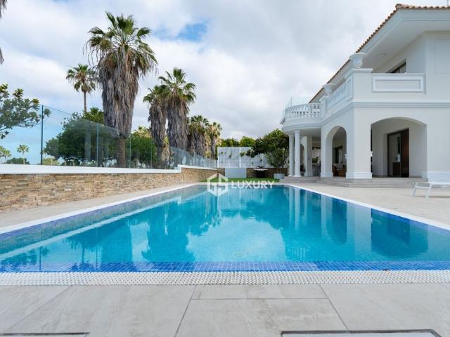 Chalet en venta en La Caleta, Adeje