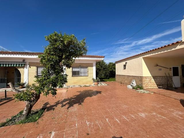 Chalet en venta en Urbanización La Galbana, Alcalá De Guadaíra