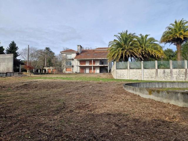 Chalet en venta en Cacheiras, Santiago