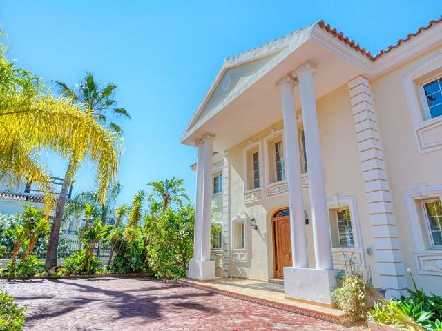 Chalet en venta en Rio Real, Marbella