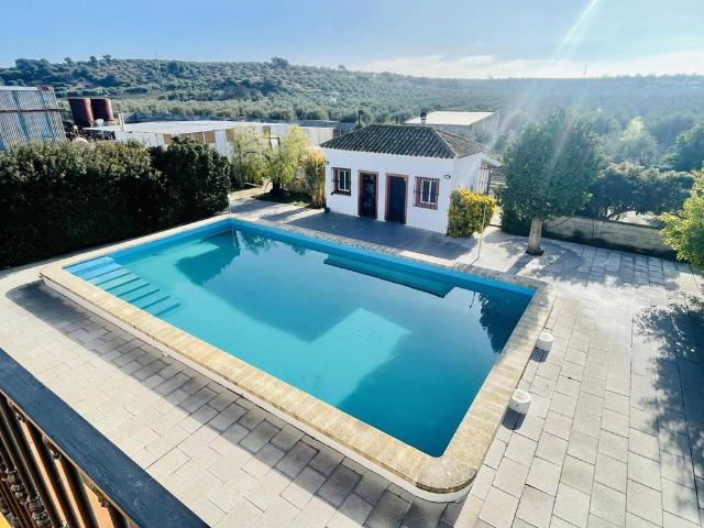 Chalet en venta en Badolatosa, Andalucía