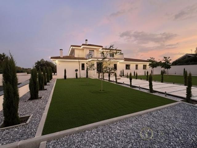 Chalet en venta en Valdemorillo, Madrid