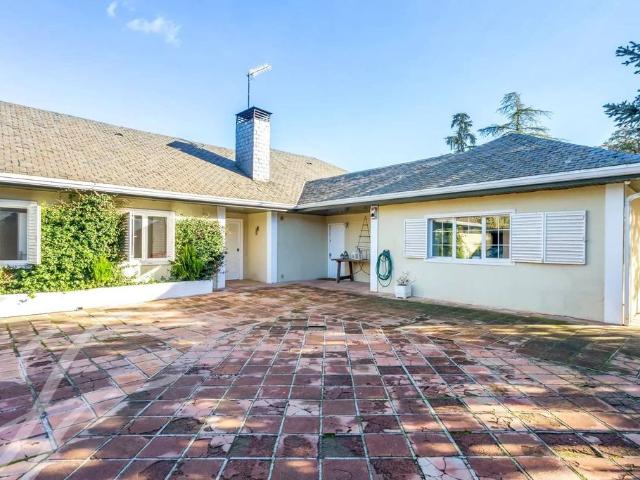 Chalet en venta en Mocha Chica, Villanueva De La Cañada