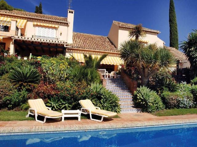 Chalet en venta en La Alquería-El Paraíso, Costa del Sol Occidental