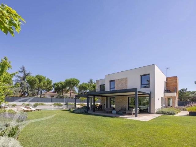 Villa en venta en Boadilla Del Monte