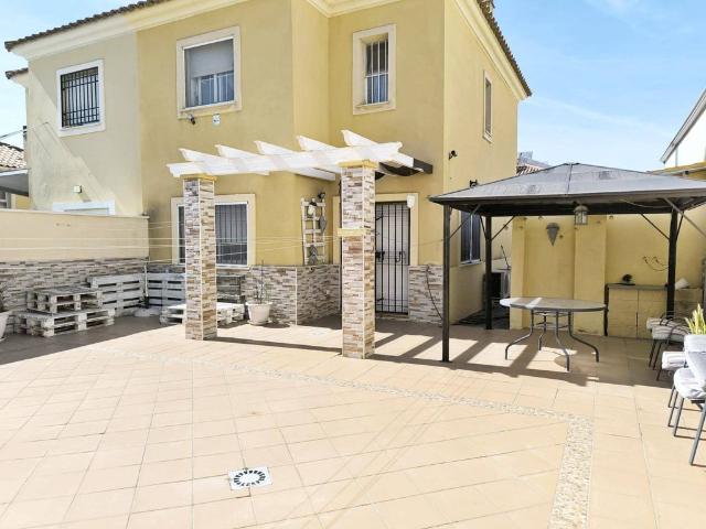 Chalet en venta en Cruz de Humilladero, Málaga-Costa del Sol