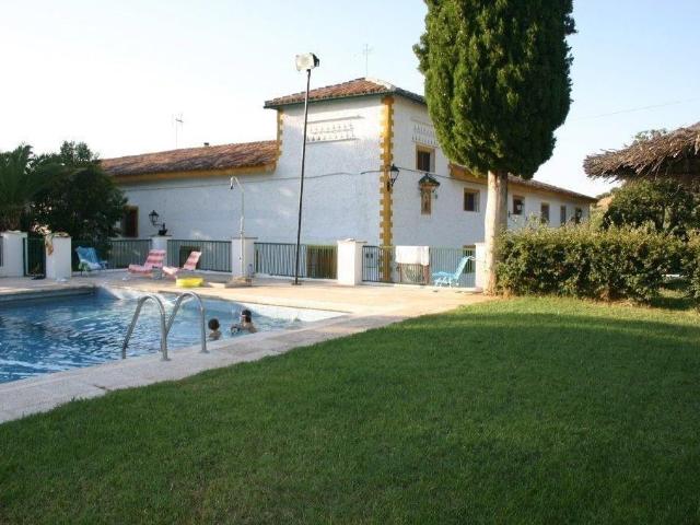 Villa en venta en Segura De La Sierra