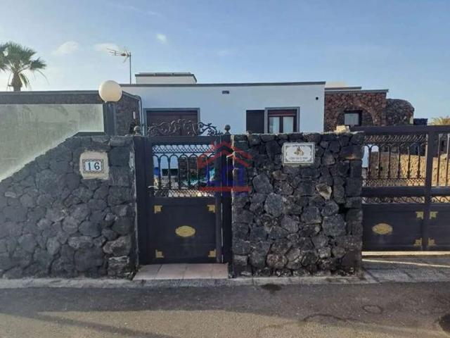 Chalet en venta en Playa Blanca, Yaiza