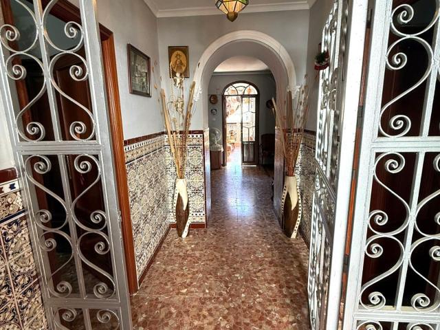 Casa en venta en Almadén De La Plata, Andalucía