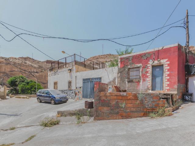 Chalet en venta en Almería