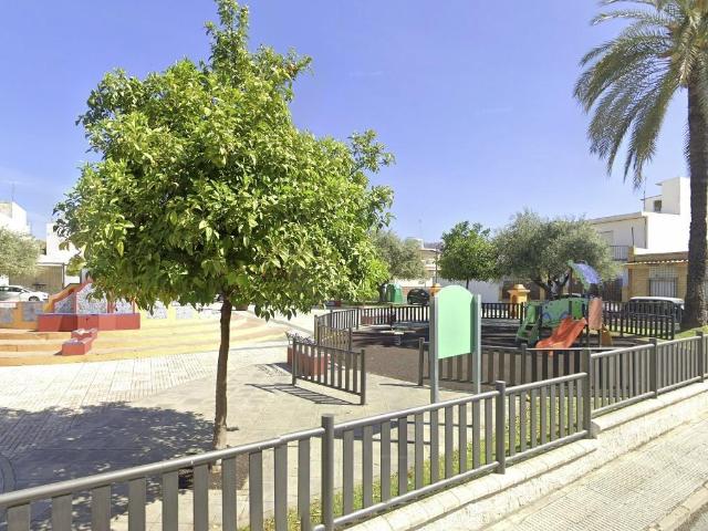 Piso en venta en Sanlúcar La Mayor, Andalucía