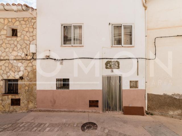 Casa en venta en Ademuz, Valencia