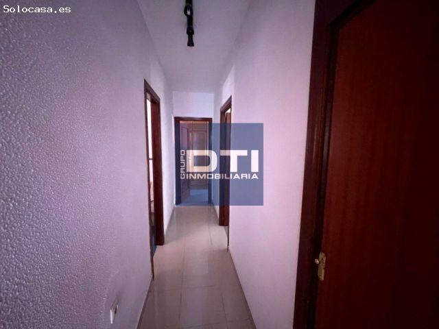 Casa en venta en Palomares Del Río, Andalucía