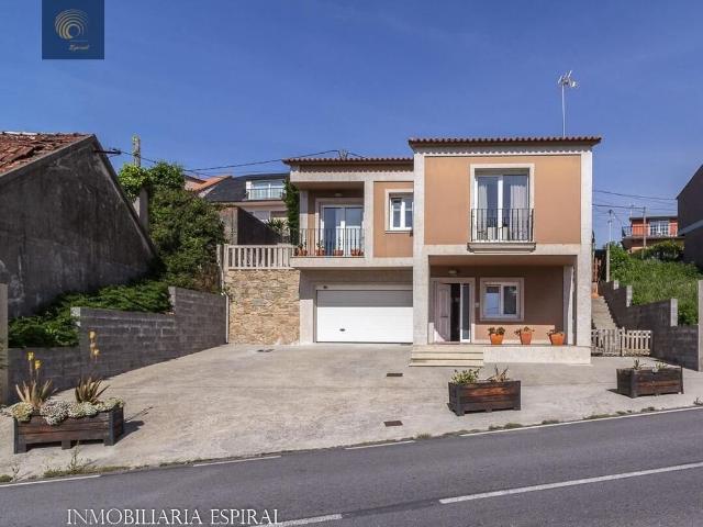 Chalet en venta en O Grove, O Salnés