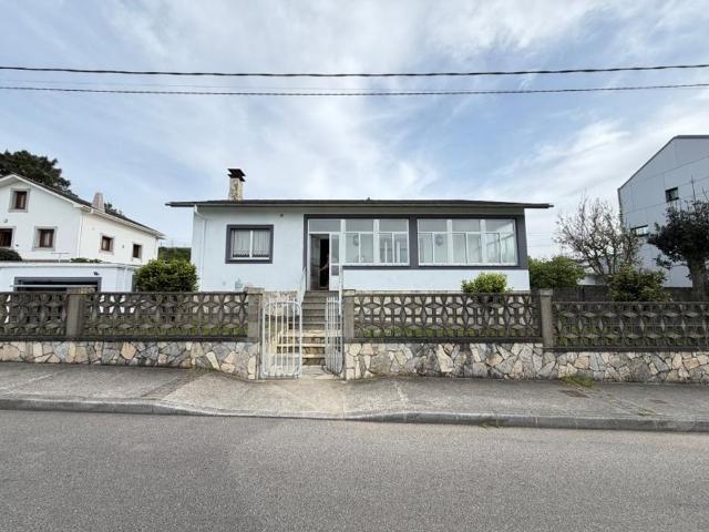 Chalet en venta en Navia, Asturias