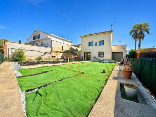 Chalet en venta en Castellnou, Rubí