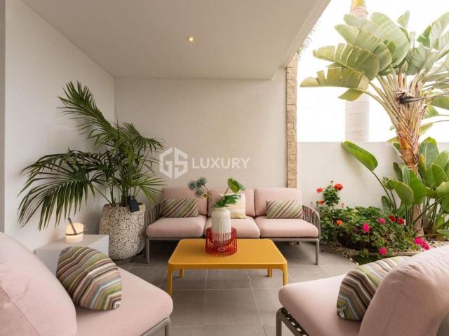 Chalet en venta en La Caleta, Adeje