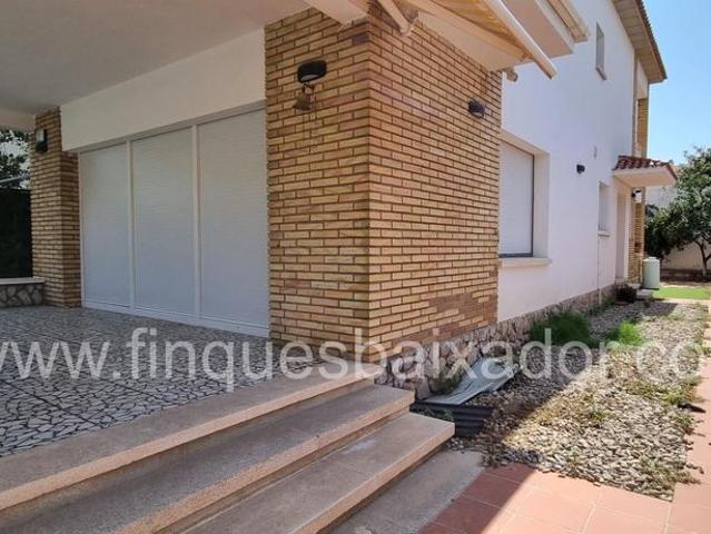 Chalet en alquiler en Baixador, Castelldefels