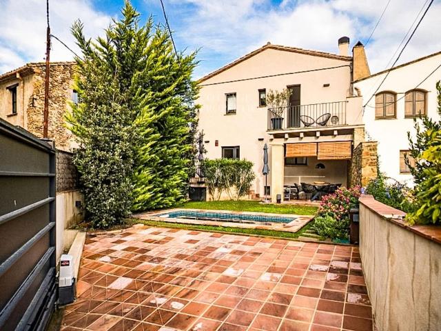 Chalet en venta en Castell d'Empordà, Baix Empordà