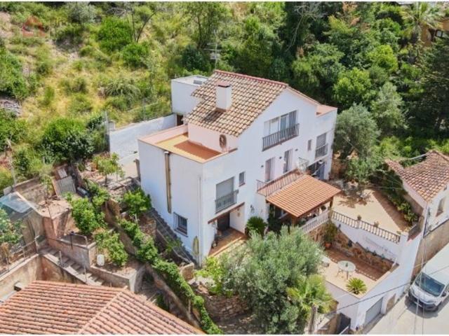 Villa en venta en Gelida