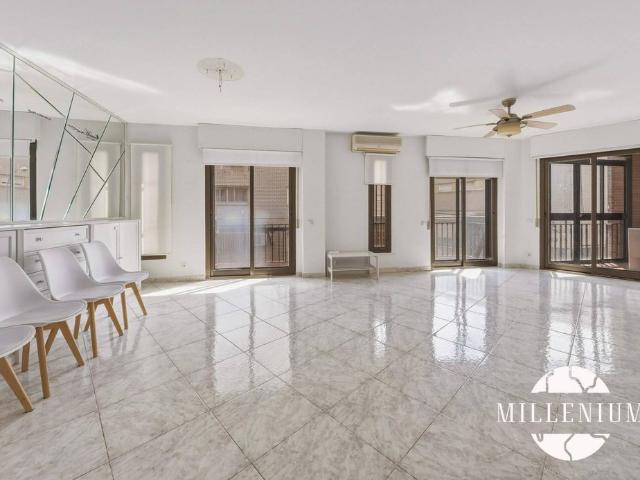 Chalet en venta en San Fernando De Henares, Madrid