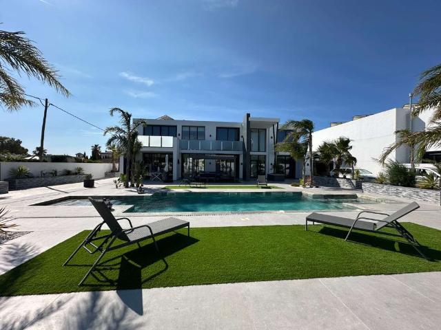 Chalet en venta en les Tres Cales, l'Ametlla de Mar