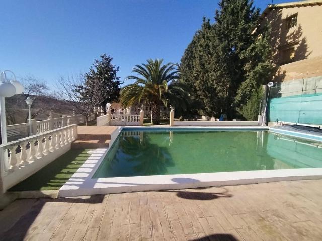 Chalet en venta en Campo Real, Madrid