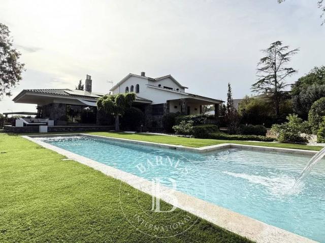 Villa en venta en Sant Cugat Del Vallès