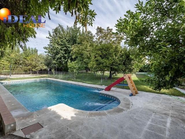 Chalet en venta en Ogíjares, Granada