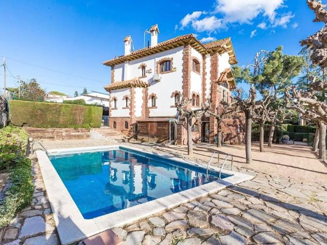 Villa en venta en Sant Cugat Del Vallès