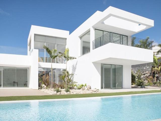 Chalet en venta en La Caleta, Adeje