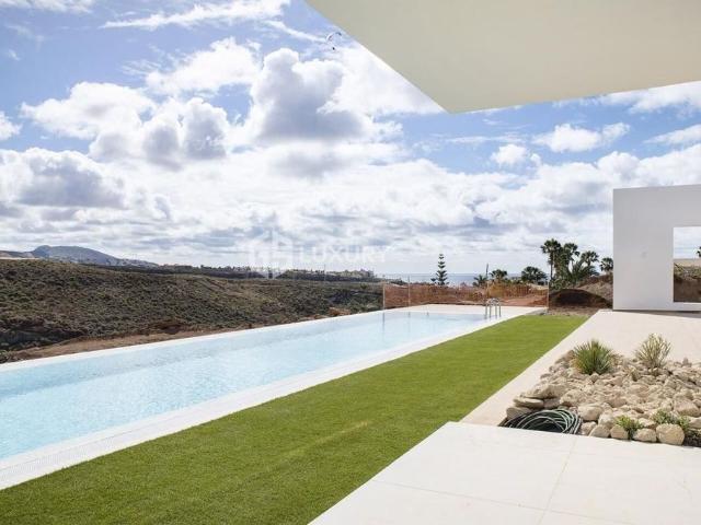 Chalet en venta en La Caleta, Adeje