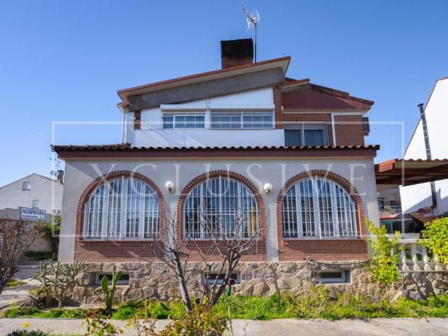 Chalet en venta en Valdeolmos-alalpardo, Madrid