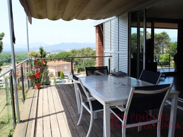 Chalet en venta en Montjuïc, Gironès