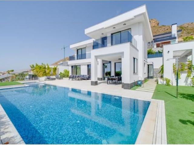 Chalet en venta en Urbanització Golf Badia, Finestrat