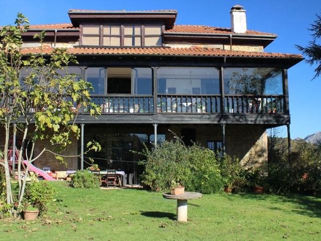 Chalet en venta en Fíos, Parres